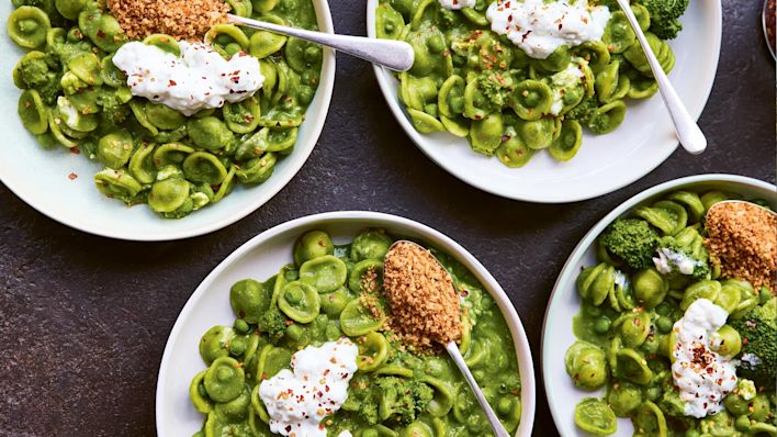 Jamie Oliver's super-green power pasta | This Morning Jamie Oliver's super-green power pasta | This Morning