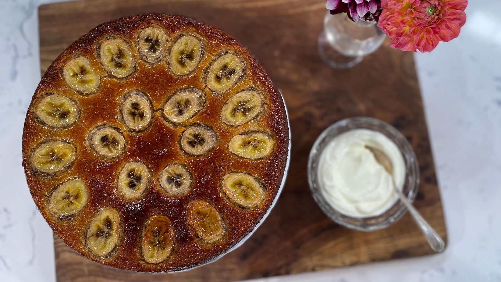 Jamie Oliver’s banana and almond cake | This Morning