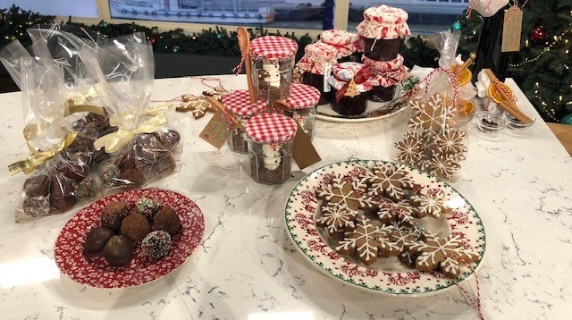 Homemade edible Christmas gifts | This Morning