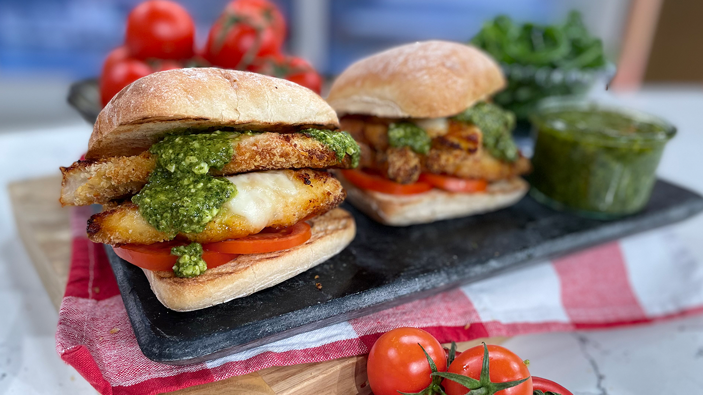 Joe Wicks' caprese burger This Morning