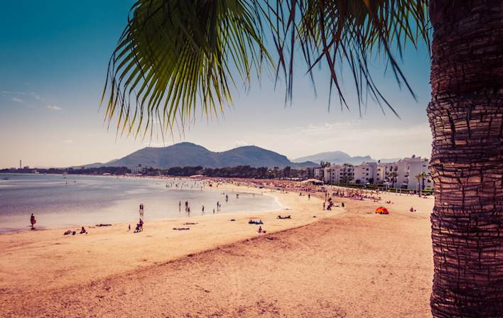 Beach of Port de Alcudia, Port de Alcudia, Spain. Unsplash image.