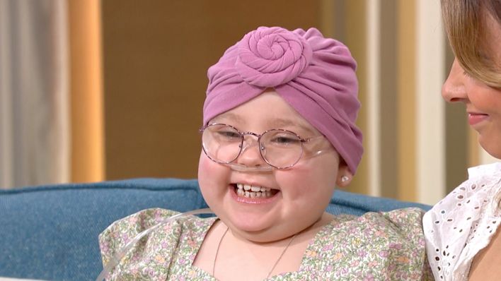 The inspiring eight-year-old spreading joy on social media | This Morning