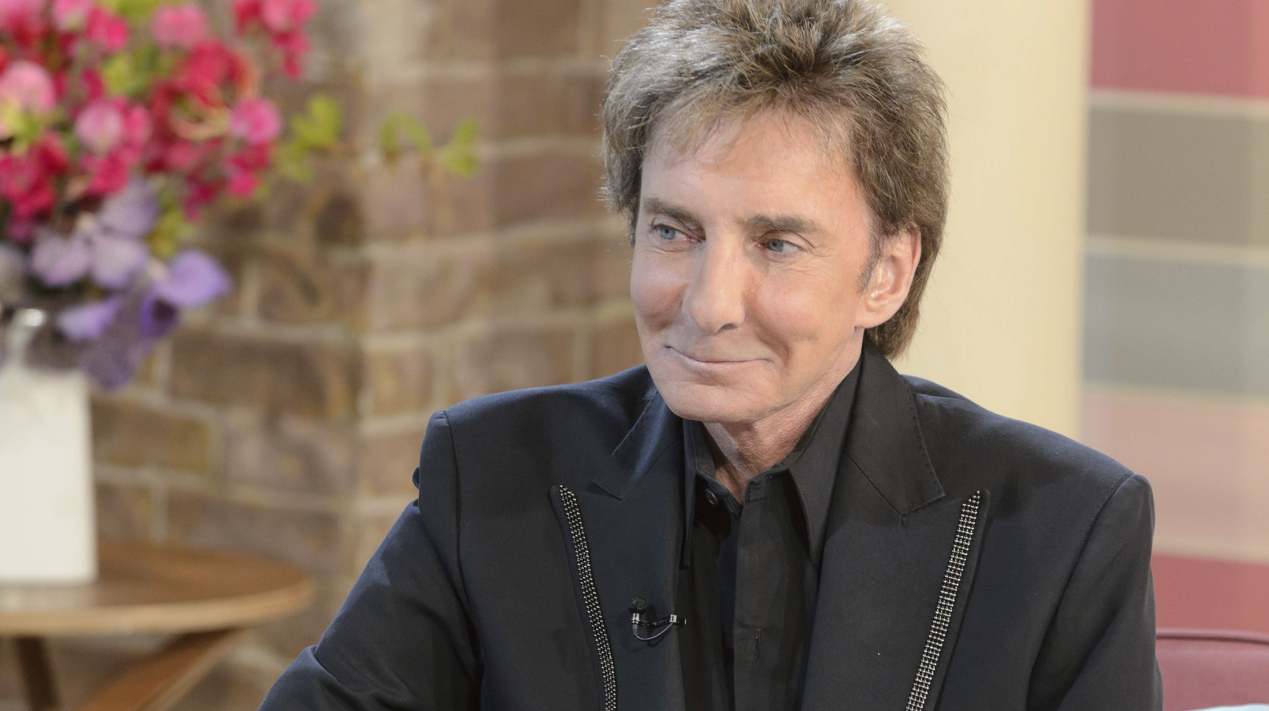 Got a question for Barry Manilow? | This Morning