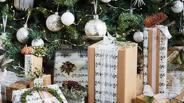 Top tips for choosing, caring and styling the perfect Christmas tree ...