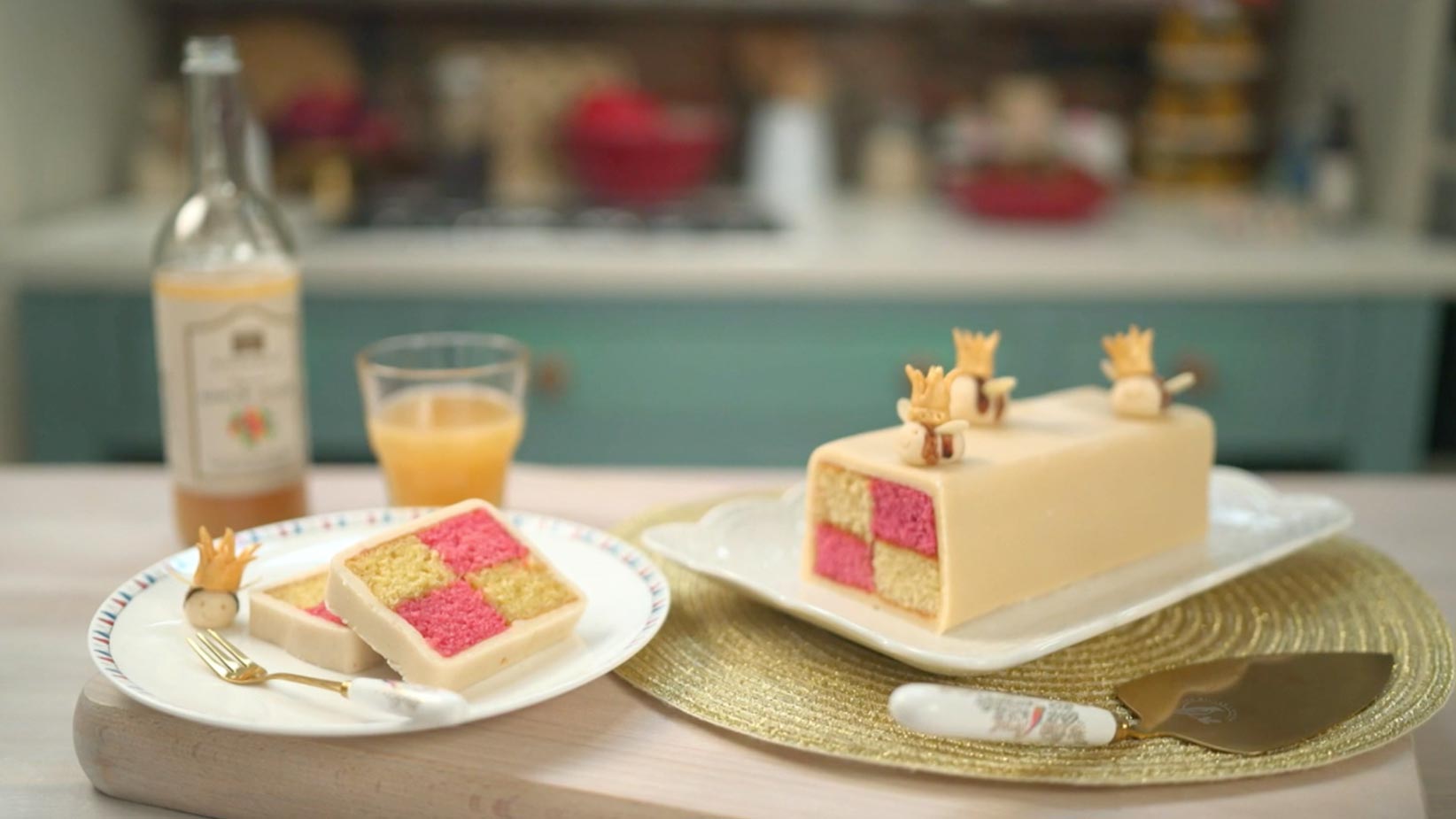 Battenberg Cake  We Are Tate and Lyle Sugars