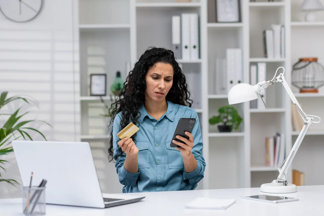 When Do Late Payments Fall Off Your Credit Report and What if it Doesn’t Happen?
