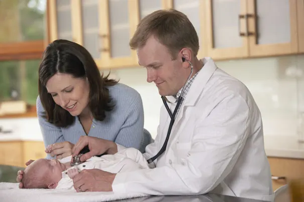 您的寶寶是否頭好壯壯？立即了解1個月嬰兒的體檢內容