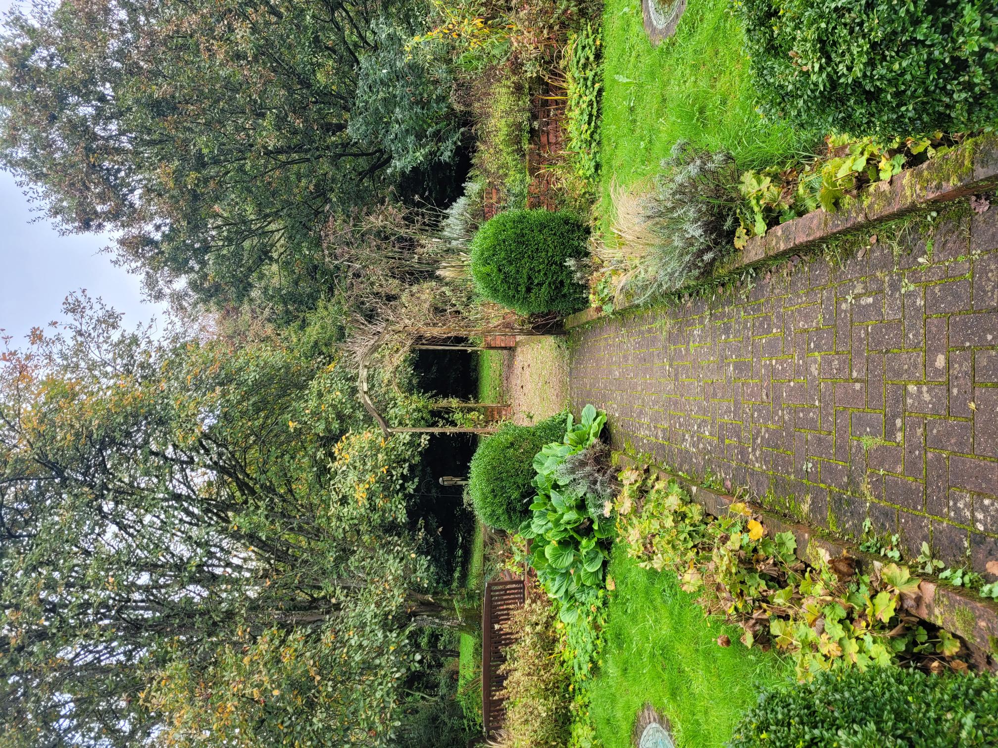 Photo showing the Poltimore House grounds