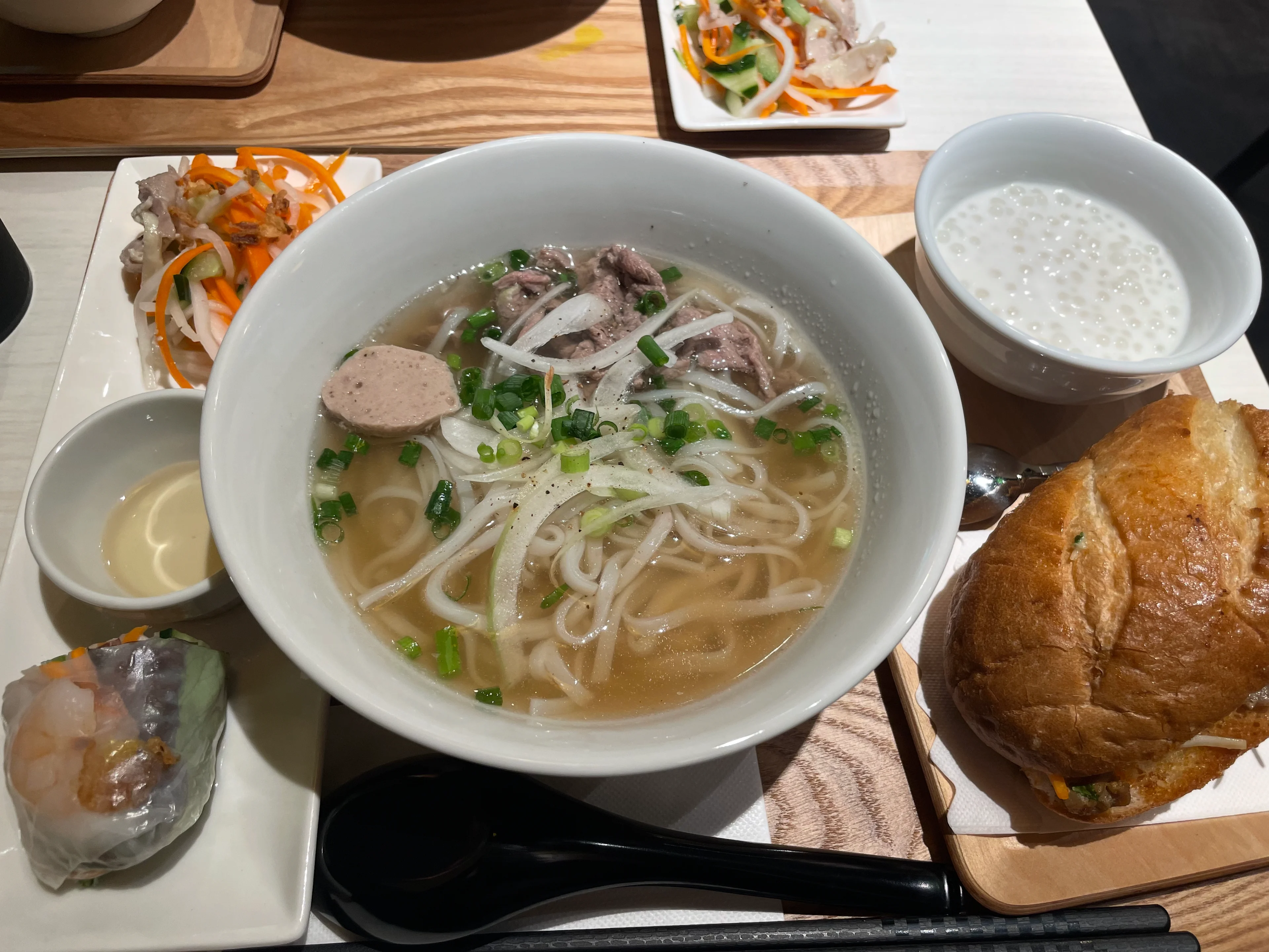 バインミーシンチャオ本郷三丁目店