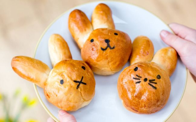 A plate of baked bunnies