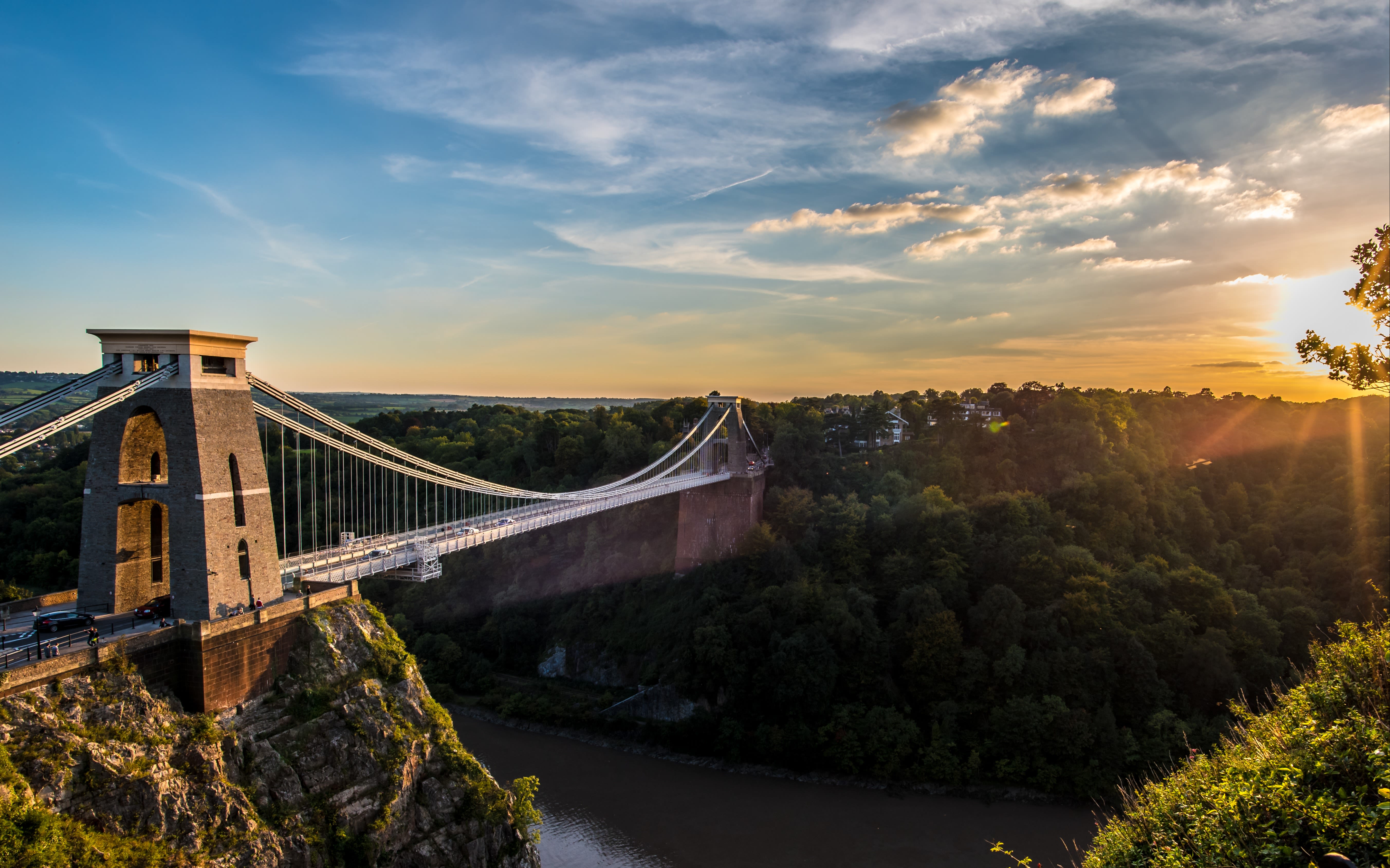 An image of the Clifton Suspension Bridge in Bristol