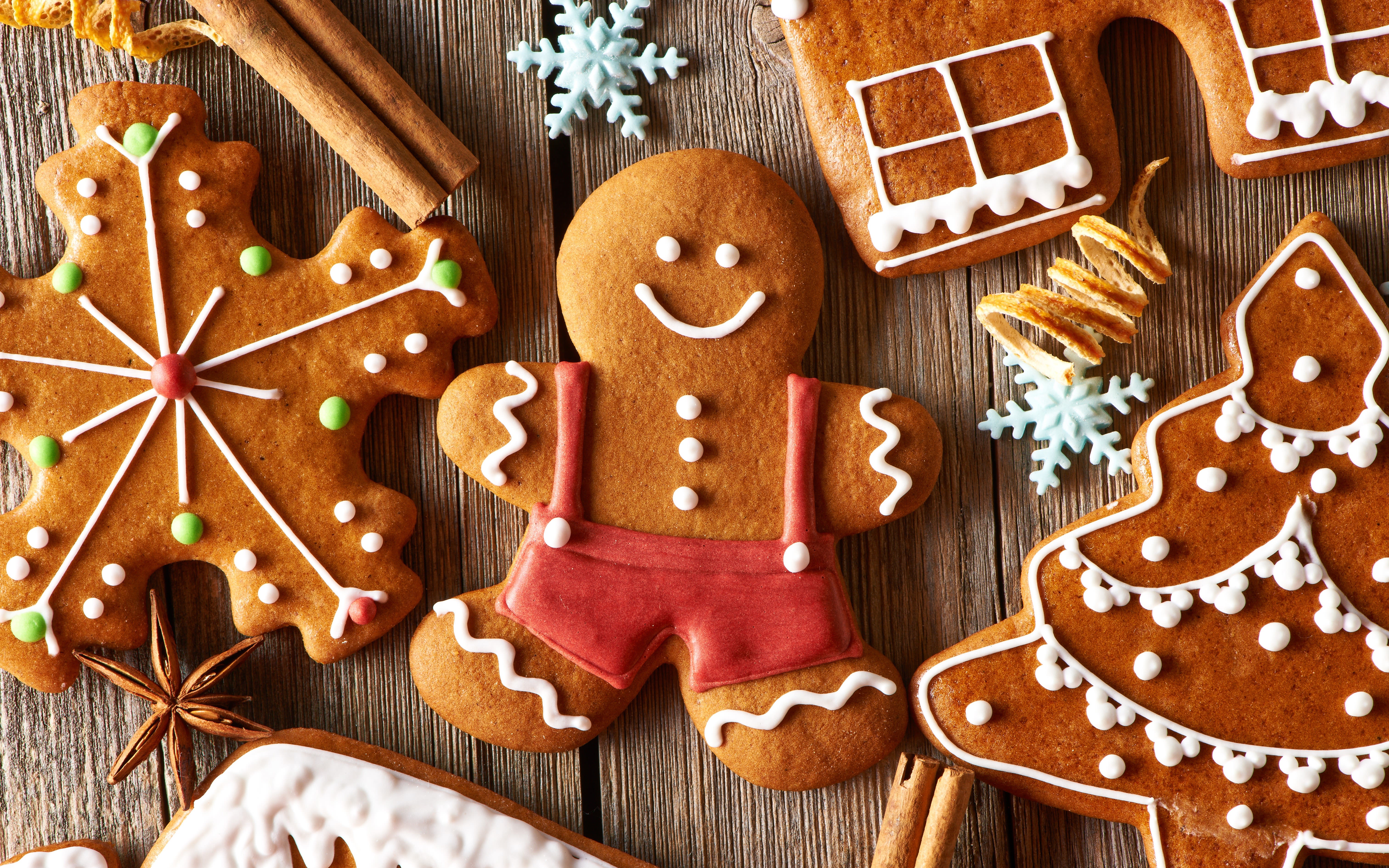 An image of Christmas gingerbread biscuits