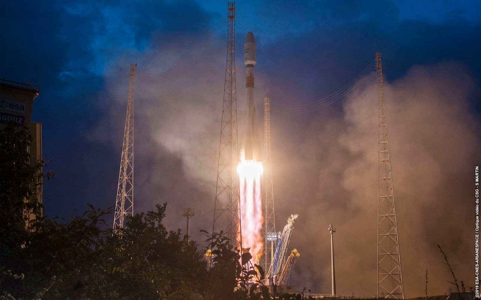 Watching OneWeb launch first satellites into space | Virgin