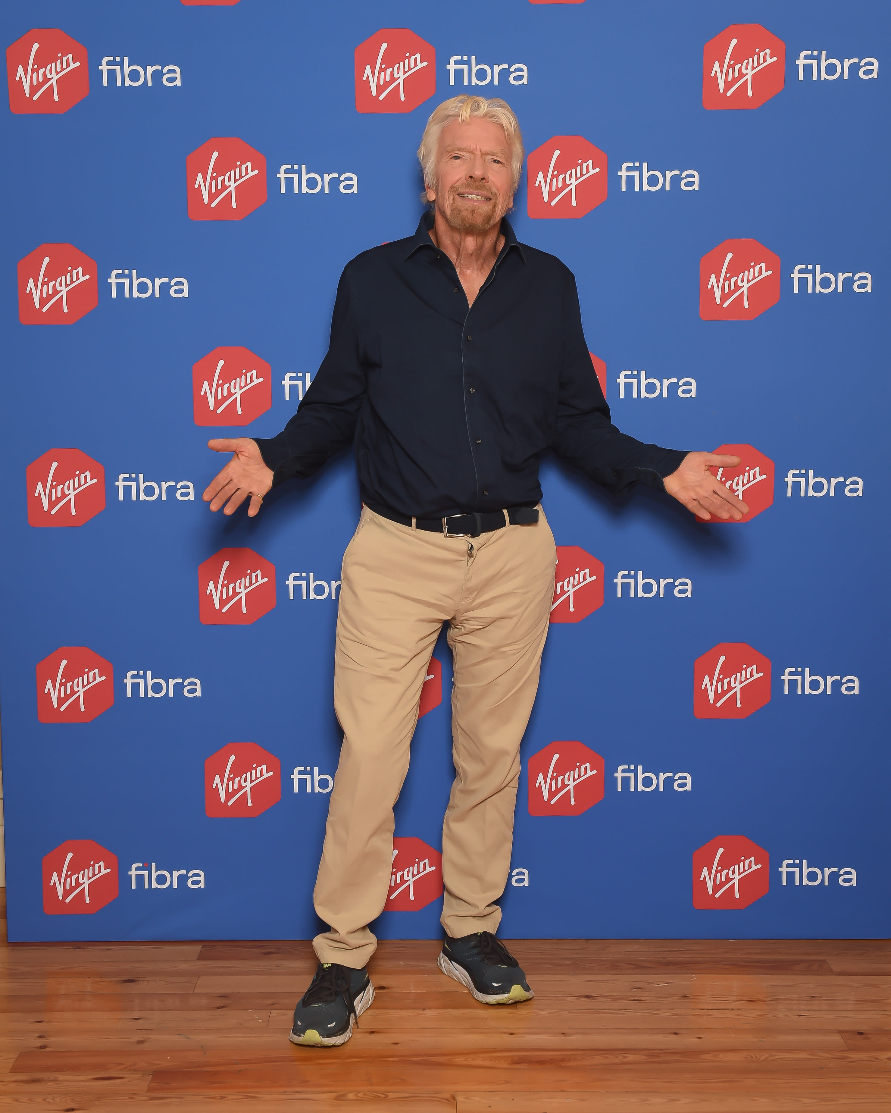 Richard Branson launching Virgin Fibra