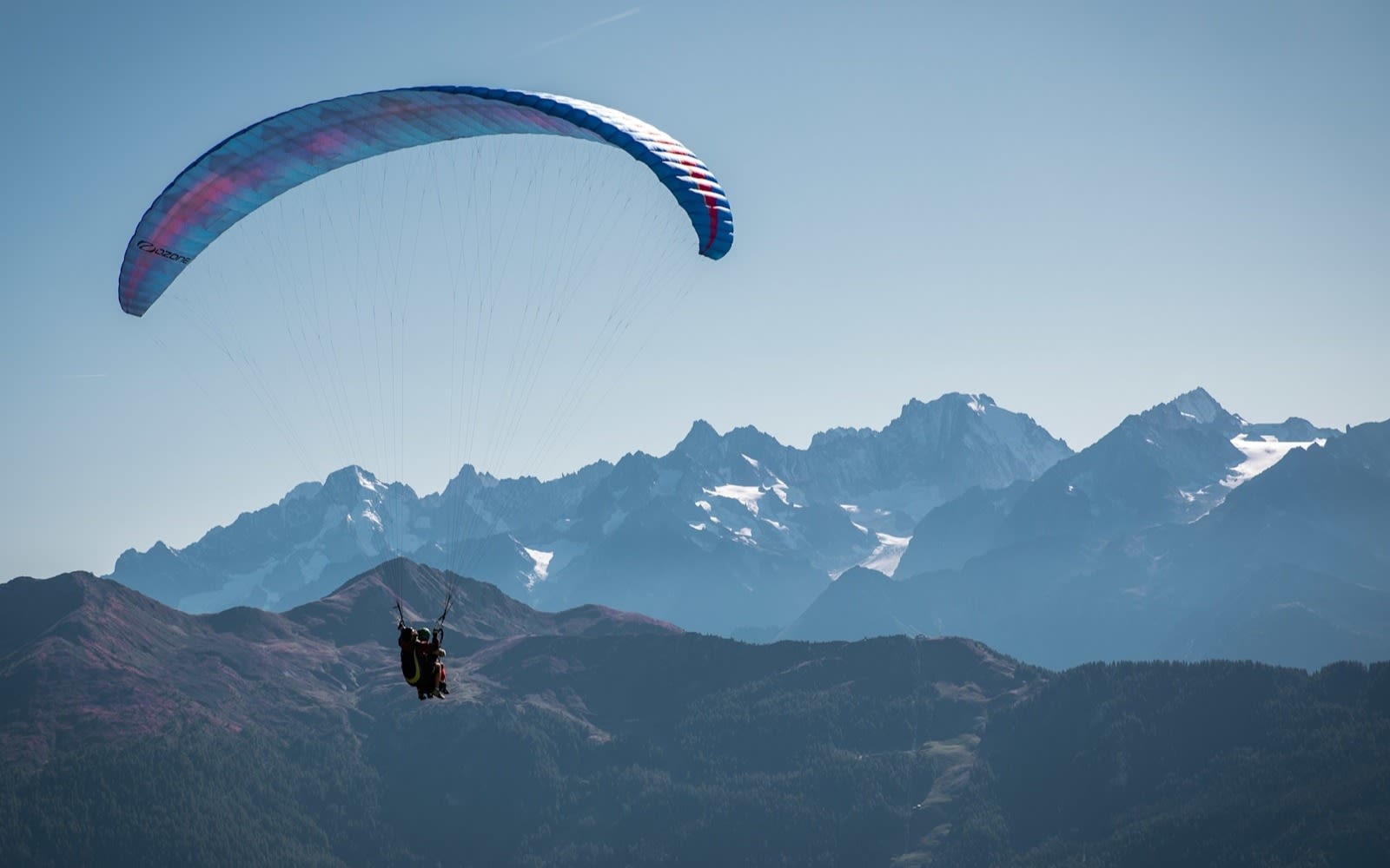 Richard Branson parasailing 