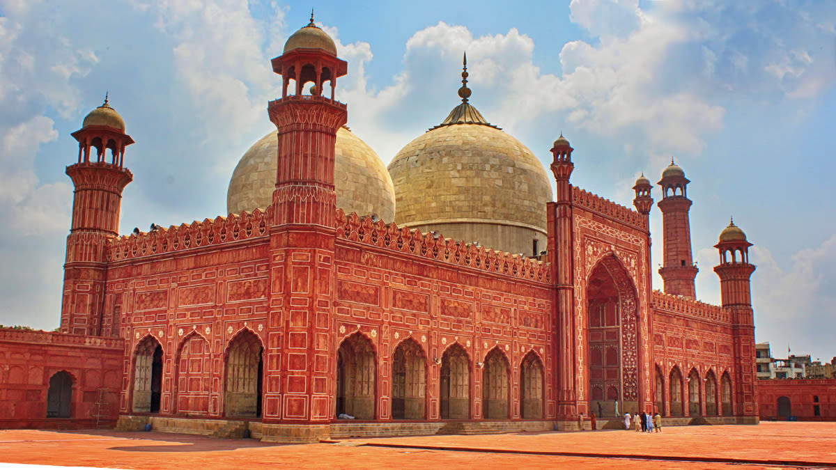 Badshahi Mosque in Pakistan