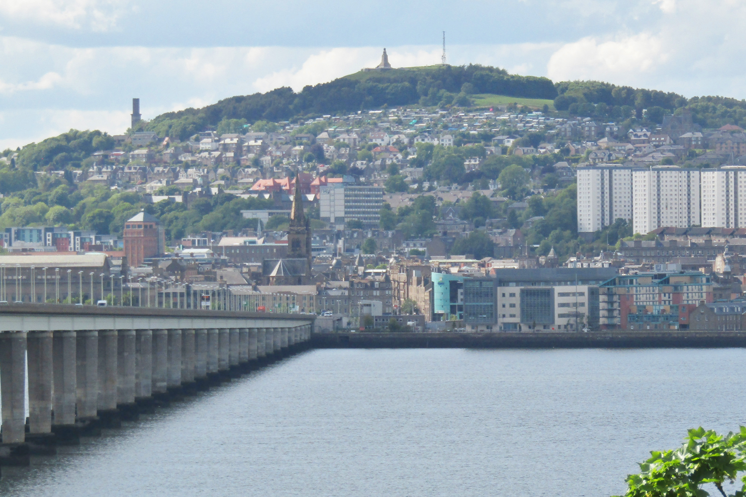 Guaranteed Next Day Delivery for Small Business Firms in Dundee hero background
