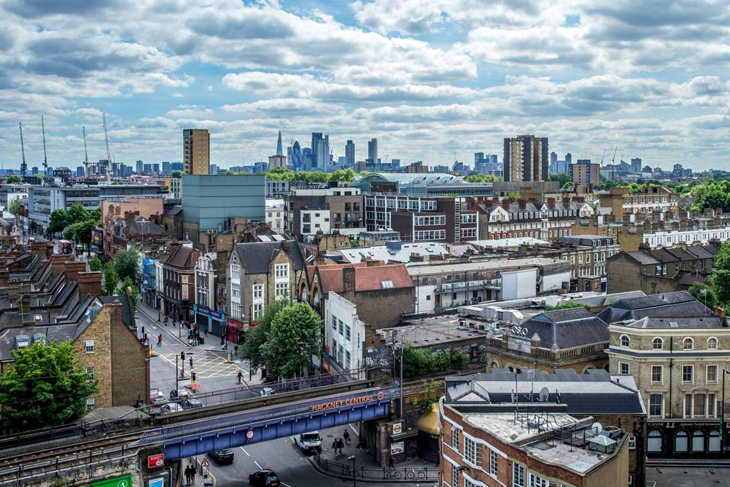 Overnight Delivery for Independent Retailers in Hackney hero background