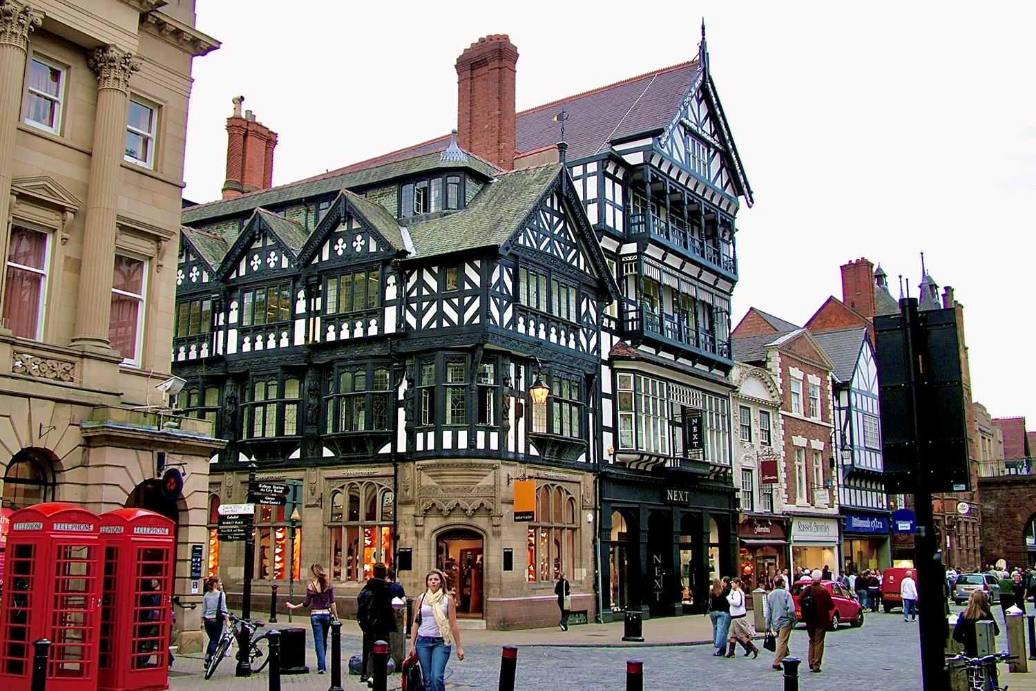 Overnight Delivery for Independent Retailers in Chester hero background