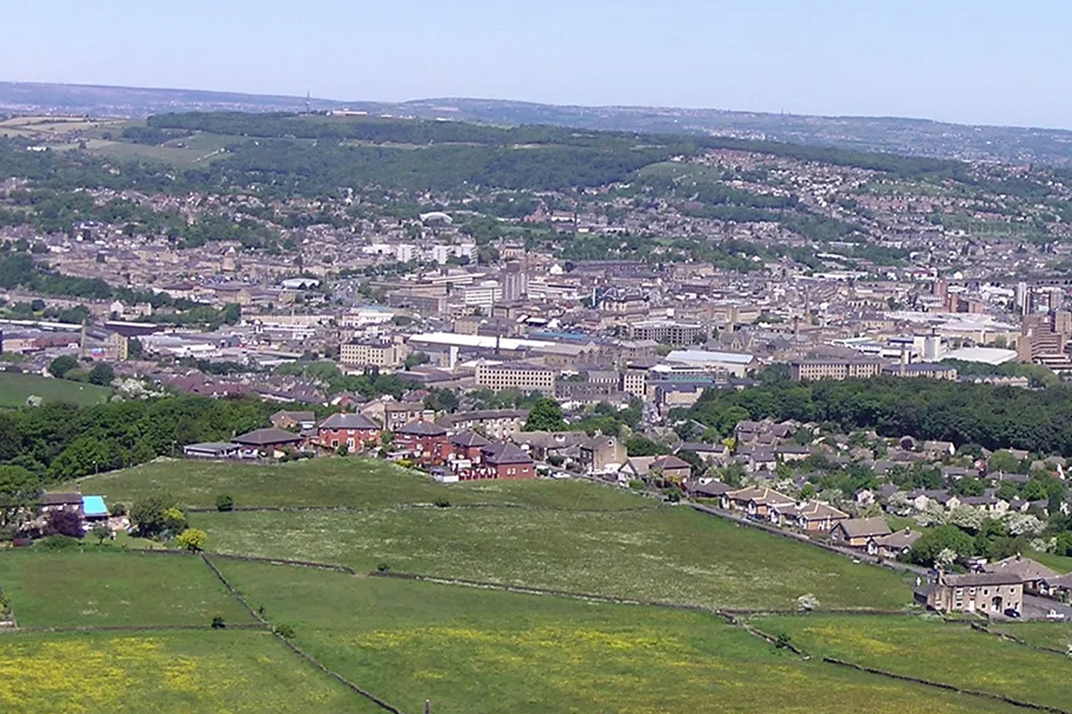 Weekend Delivery for Small Business Firms in Huddersfield hero background