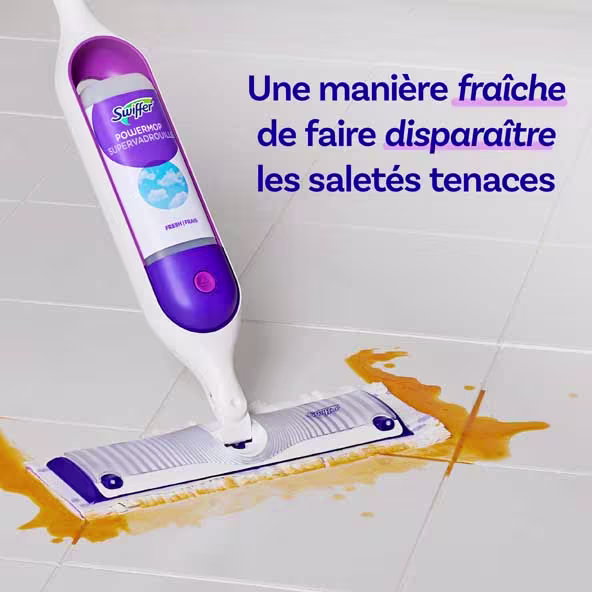 Swiffer Power Mop nettoie une tache orange sur du carrelage, promouvant une nouvelle façon de s'attaquer aux saletés difficiles