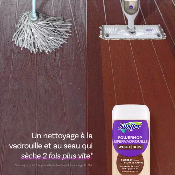 Swiffer Power Mop sur un plancher en bois poli, montrant l'efficacité du nettoyage à séchage rapide par rapport aux vadrouilles traditionnelles