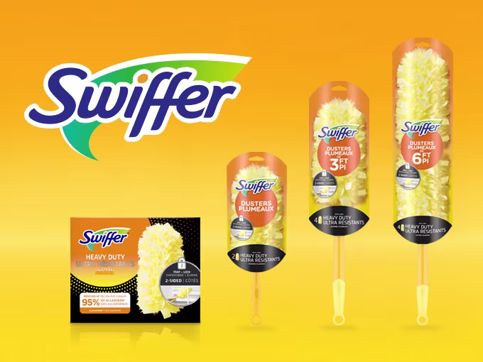 Plan produit de la gamme de plumeaux Swiffer Ultra résistants sur fond orange