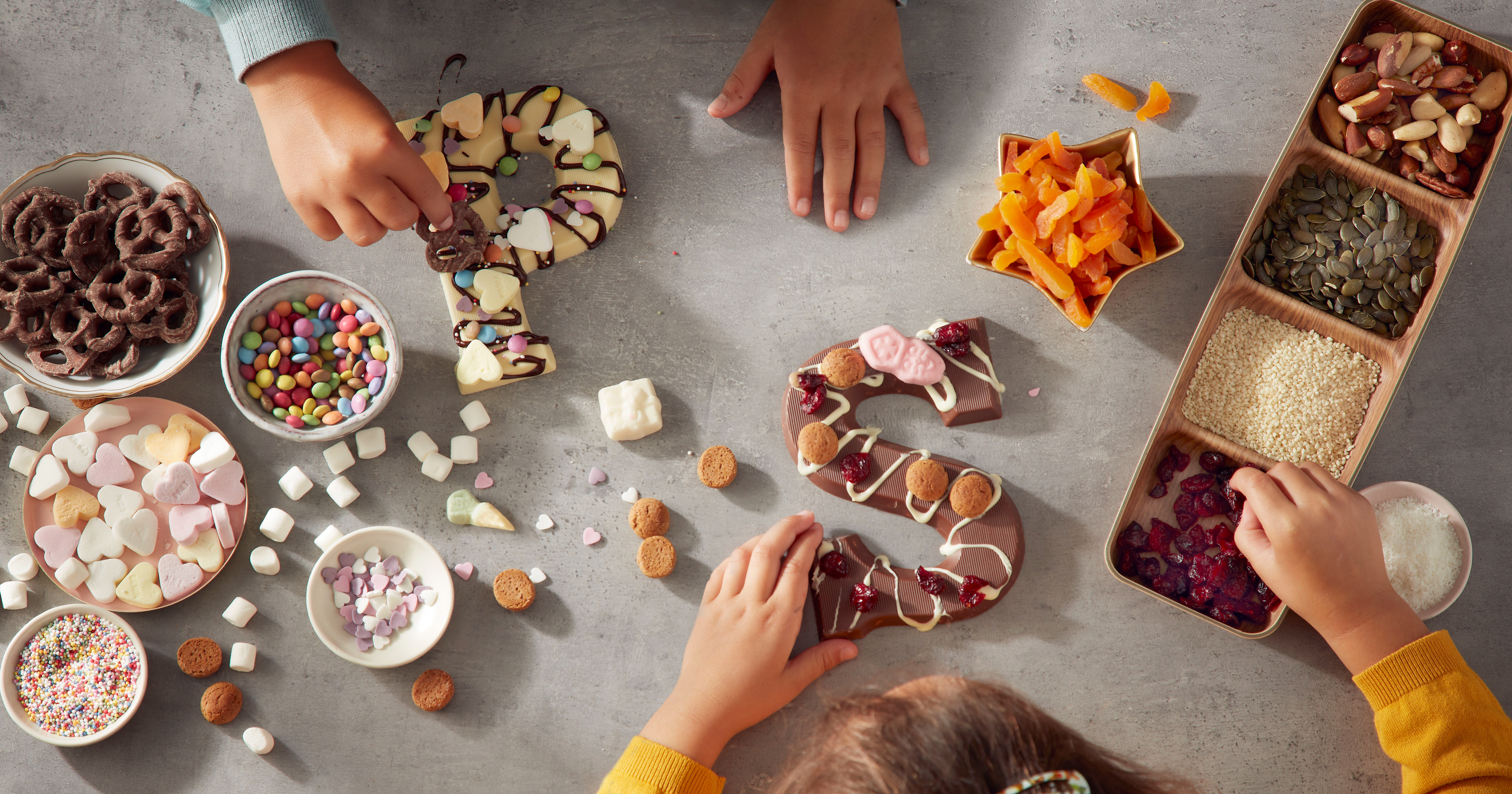 Sinterklaas chocoladeletters versieren