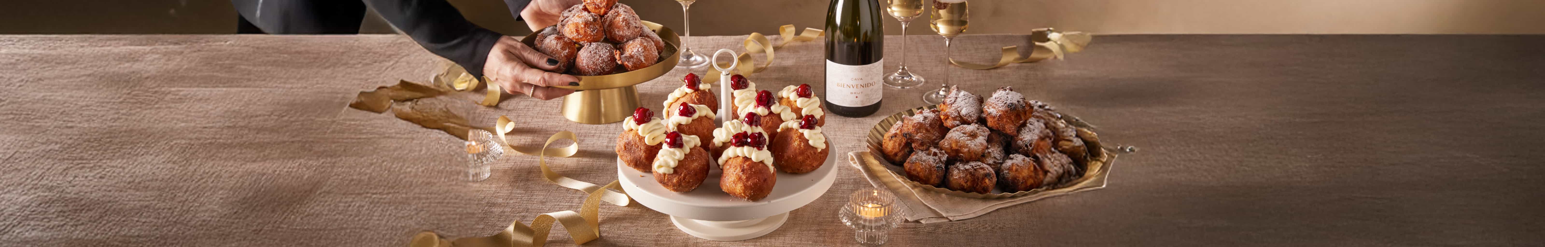 Oud en nieuw recepten op een gedekte tafel