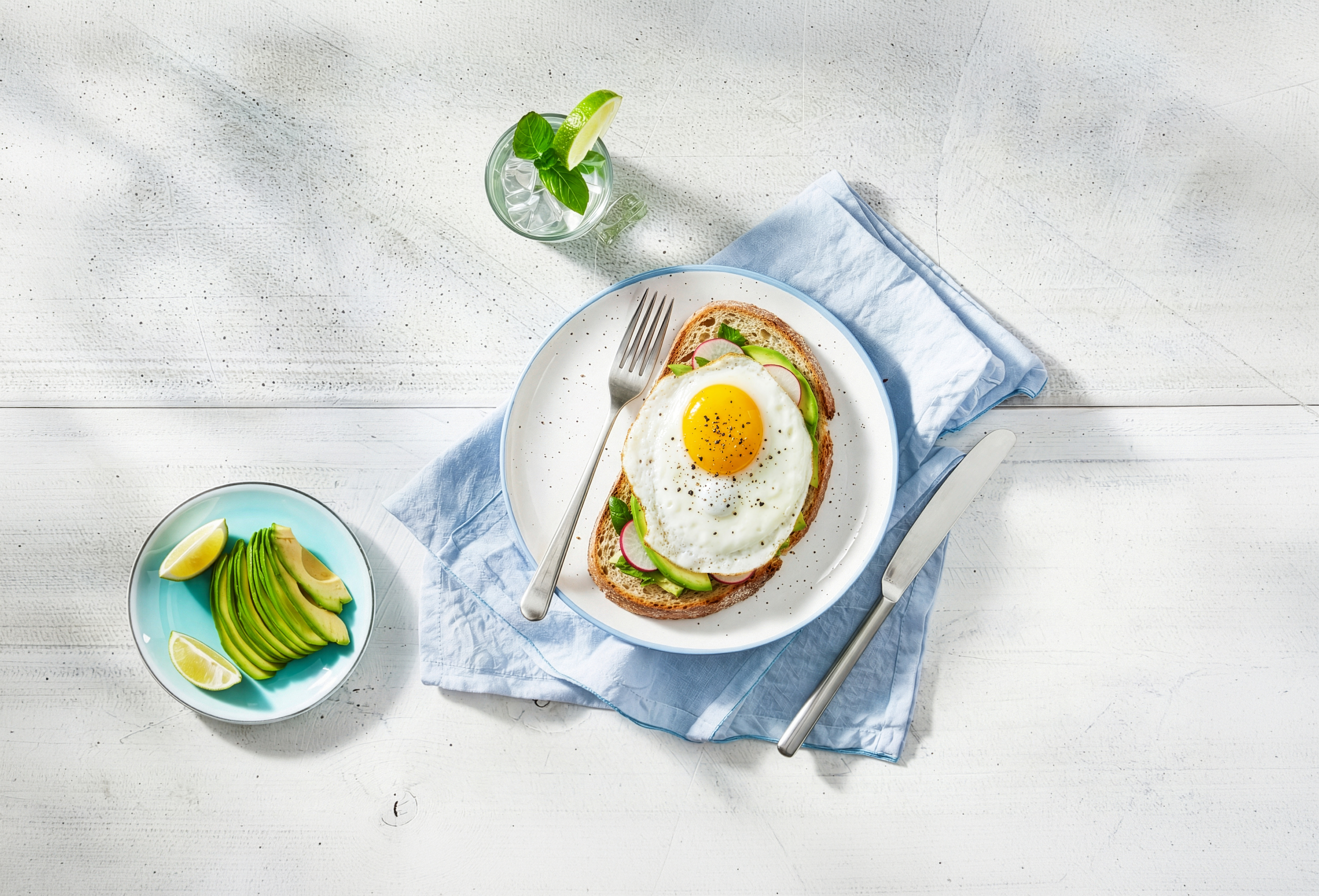 Uitsmijter deluxe met truffel en avocado