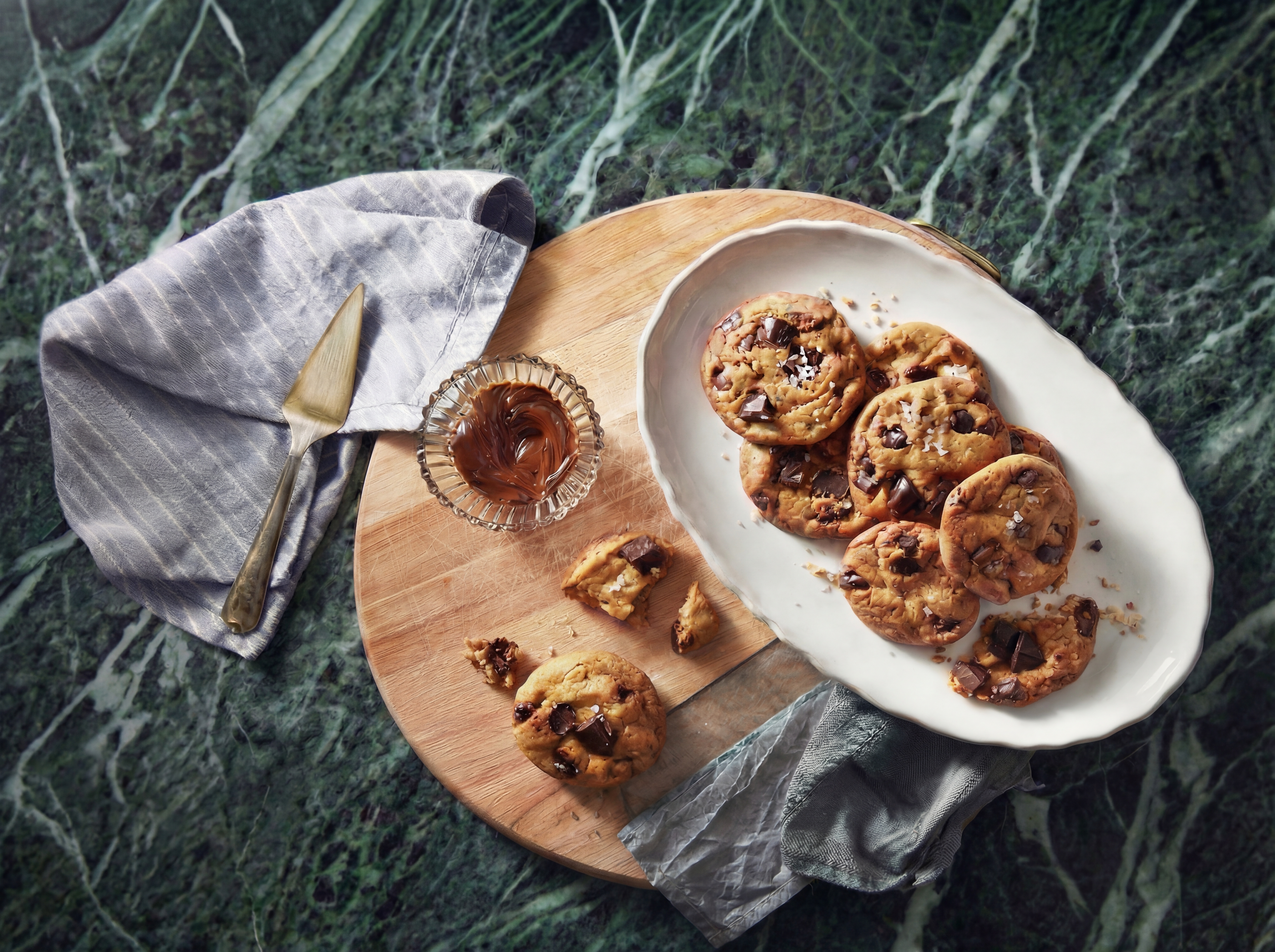 Chewy tahin koekjes met pure chocolade en zeezout 