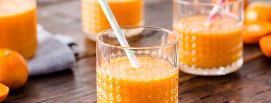 Mandarijn recept van orange powersmoothie (met mandarijn, wortel en gember).