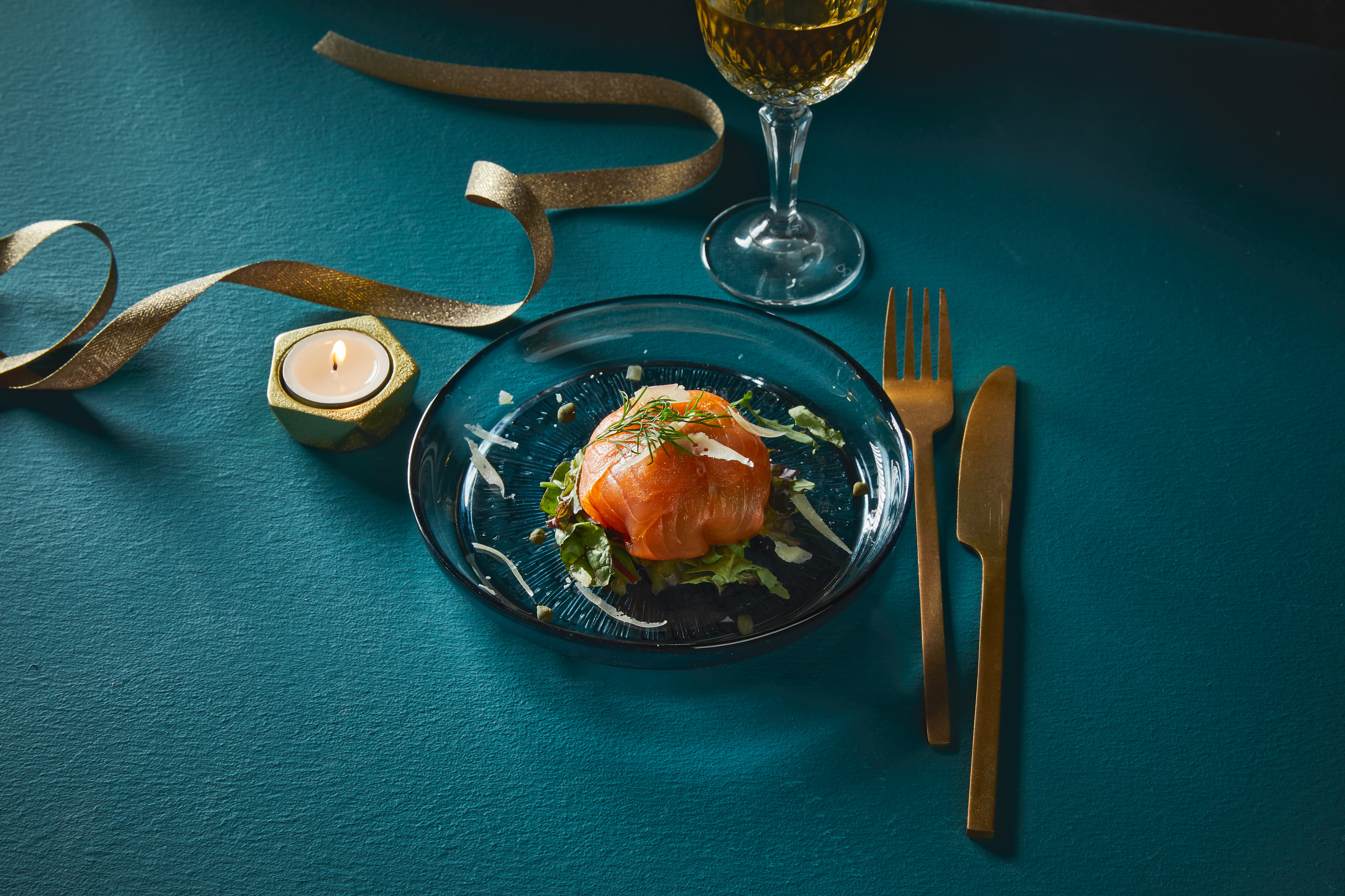 Carpacciobonbon van zalm met avocado