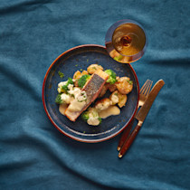 Zalmfilet met wittewijnsaus