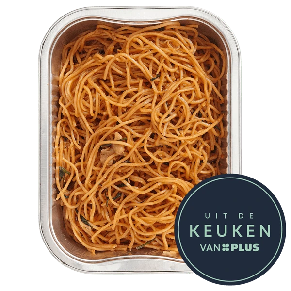 Uit de keuken van PLUS Fijn gebakken mie met kip