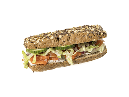 Volkoren bun gerookte zalm roomkaas