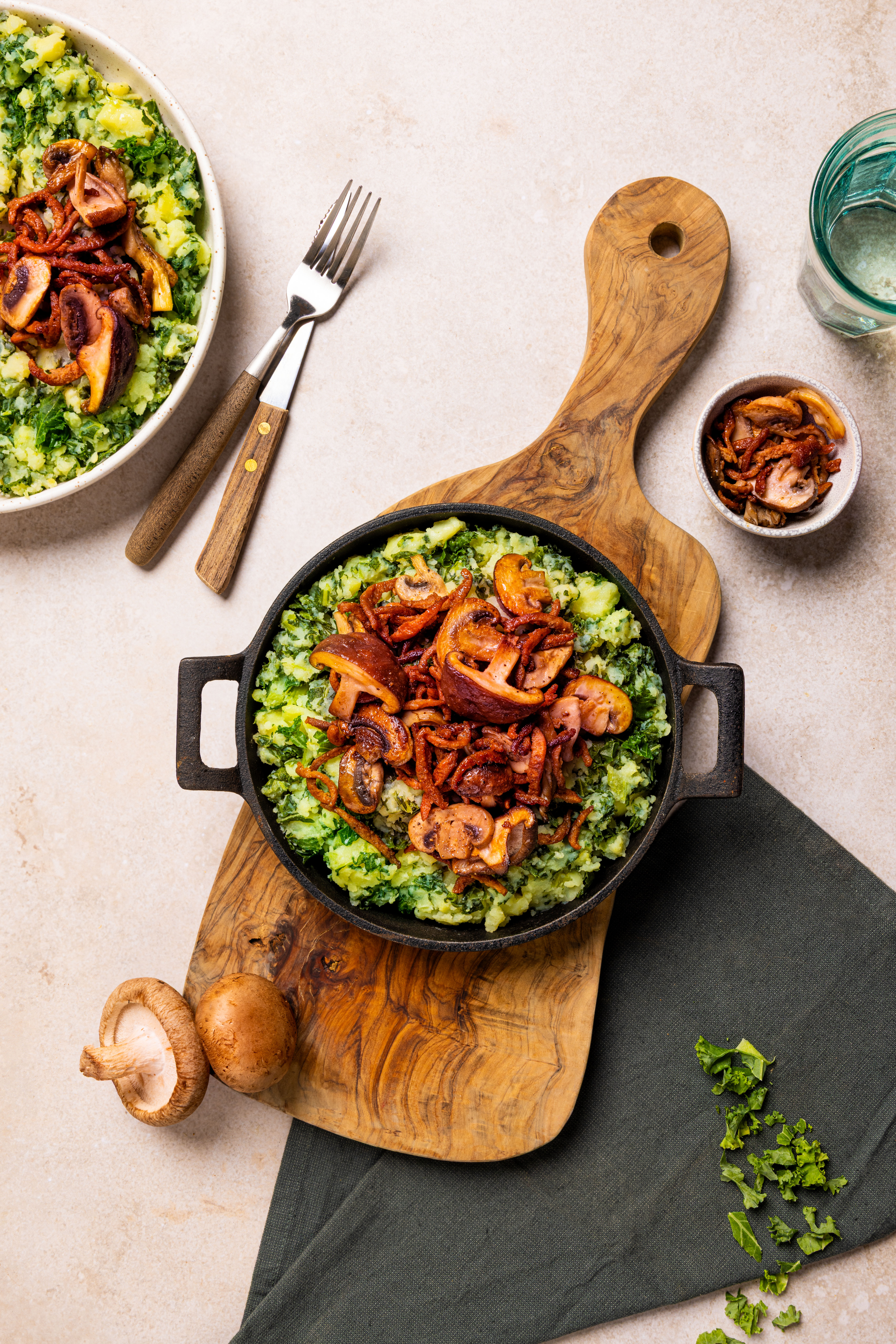 Stamppotgemak boerenkool met champignonmix en (vegetarische) spekjes