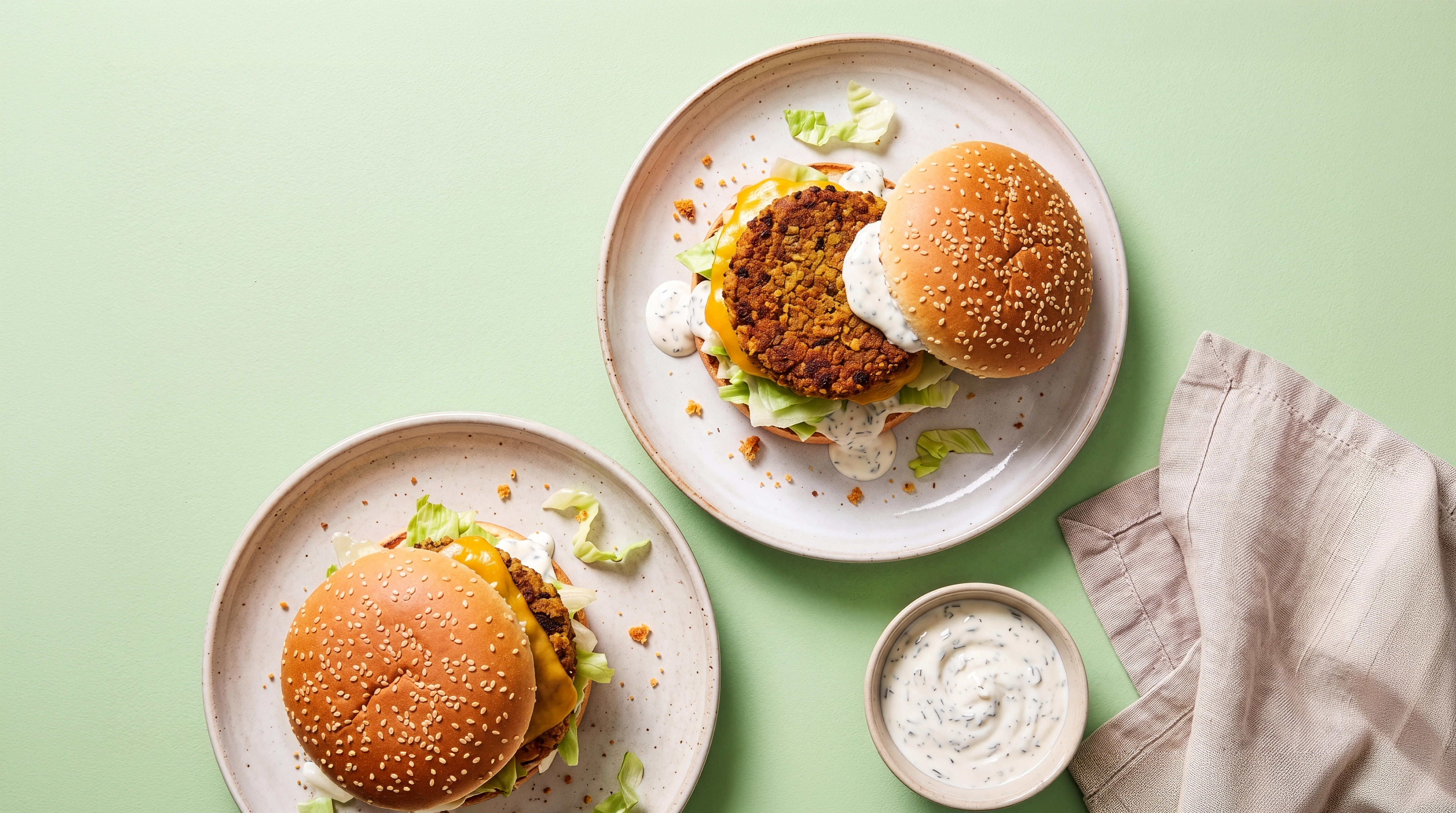 Krokante linzenburger op een broodje 