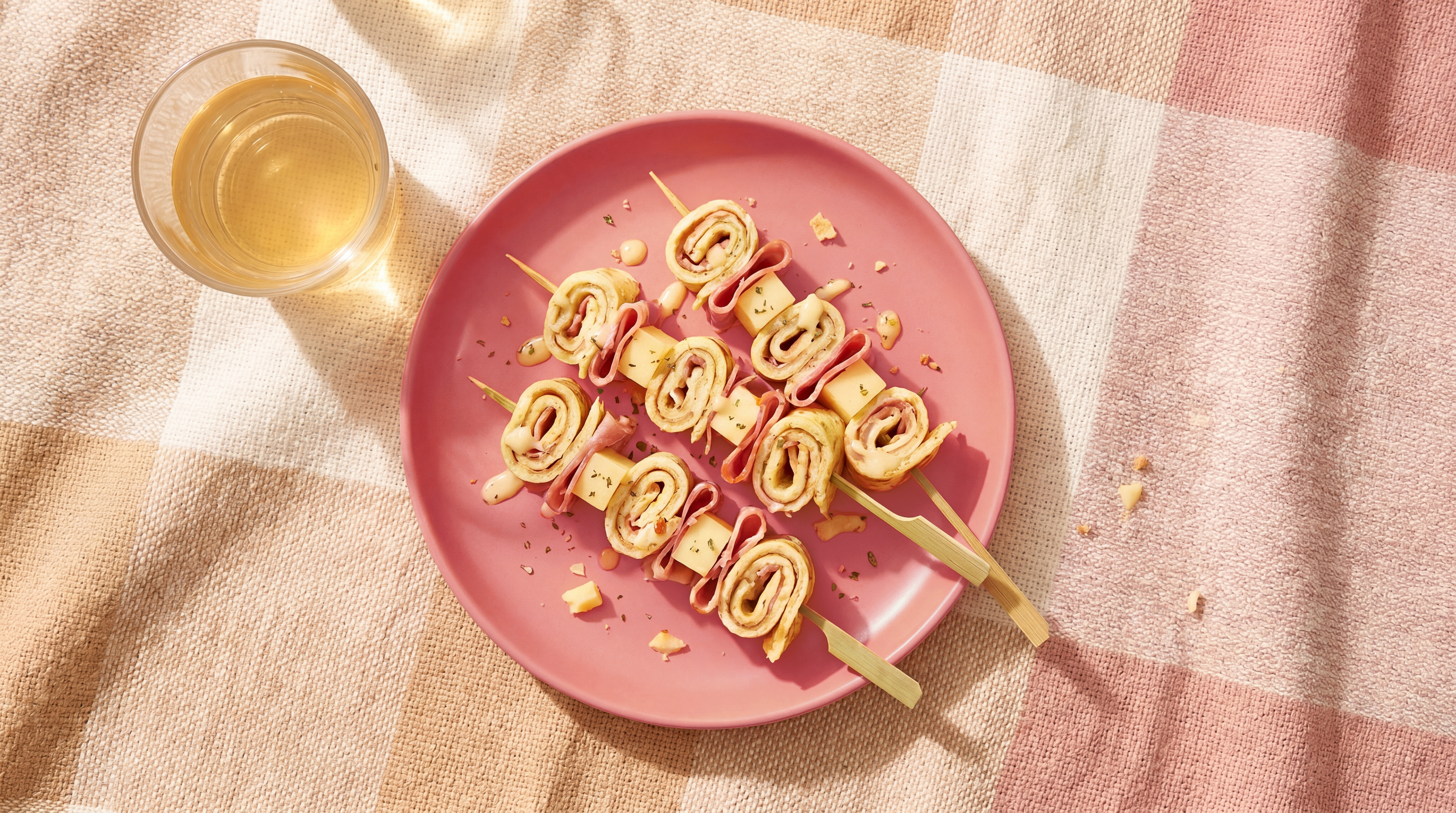 Pannenkoekspiesjes met ham en kaas