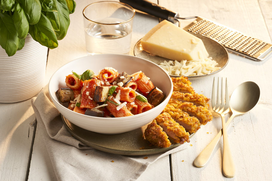 Auberginepasta met krokante kip | Recepten | PLUS