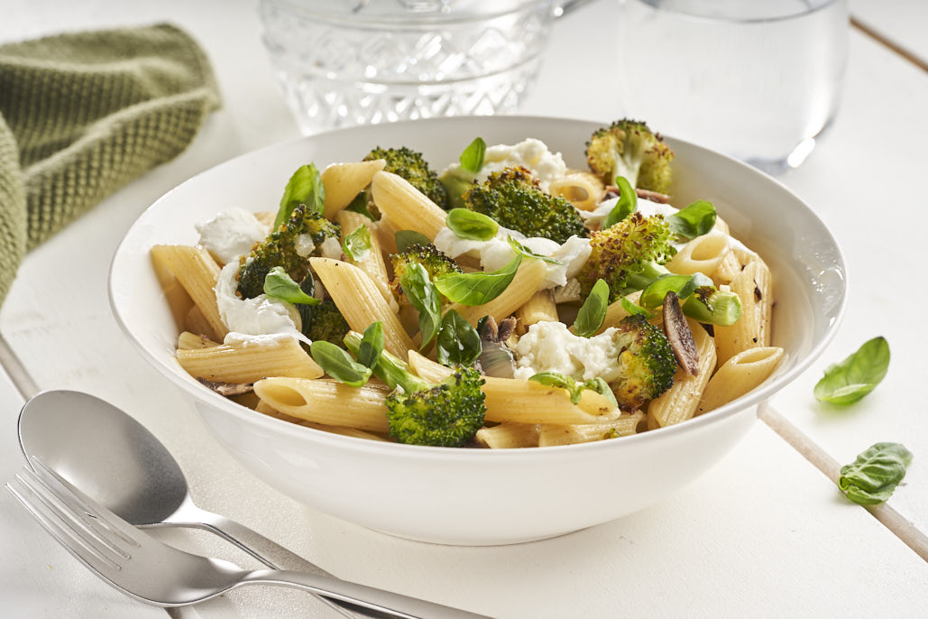 Penne met geroosterde broccoli, ansjovis en mozzarella