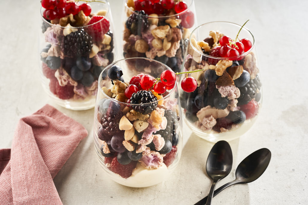 Zomerse eton mess met rood fruit 