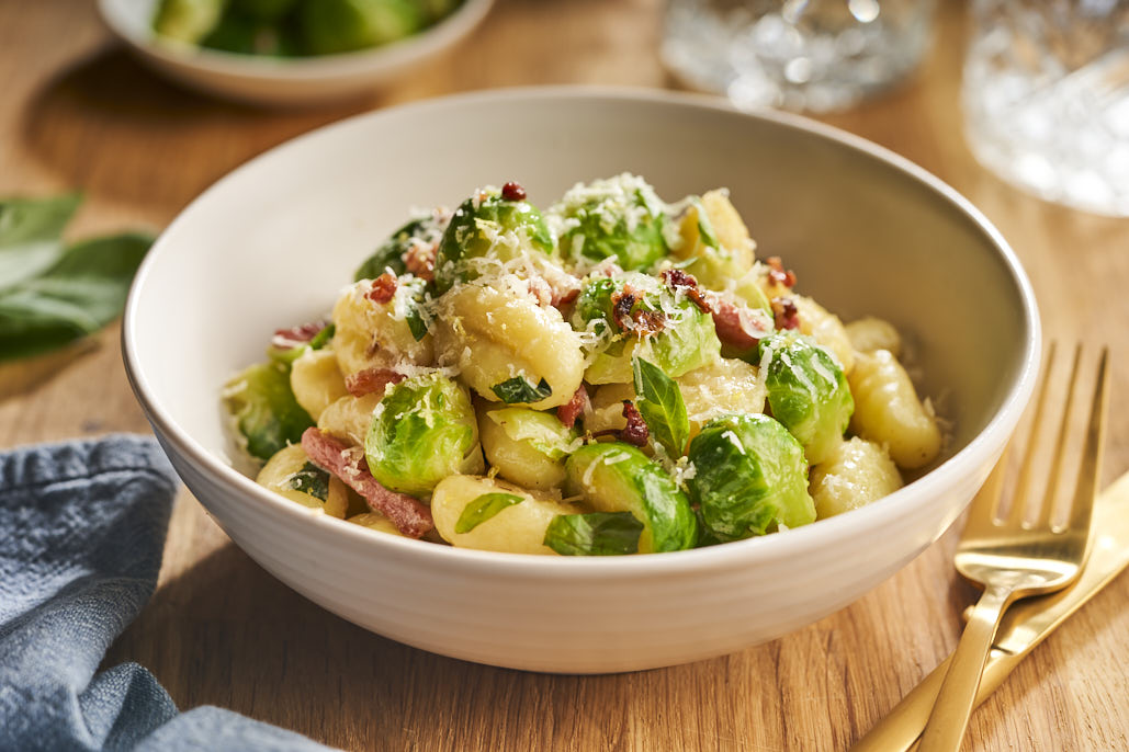 Gnocchi met romige spruitjes en spekjes
