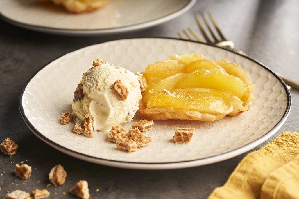 Mini tarte tatins met stroopwafelijs