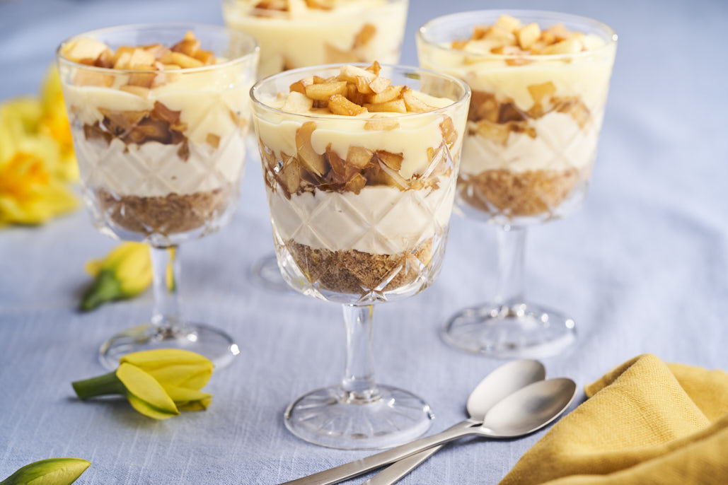 Caramel-vanilletoetjes met gebakken appel