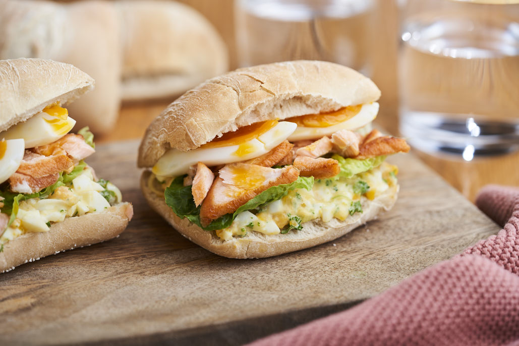 Broodje eiersalade met zalm 