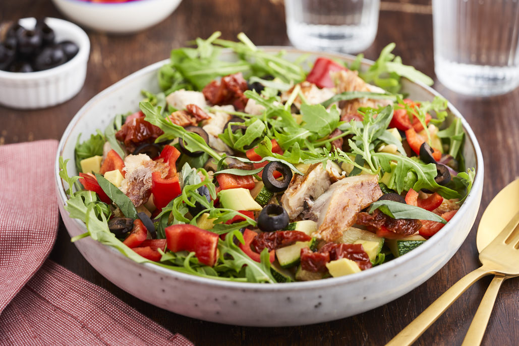 Mediterrane pastasalade met gerookte makreel