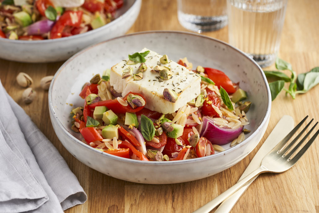 Griekse bowls met geroosterde feta