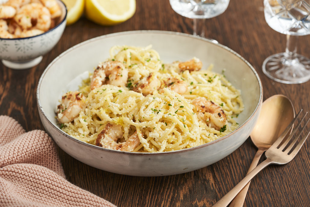 Spaghetti al limone met romige bloemkoolsaus en garnalen