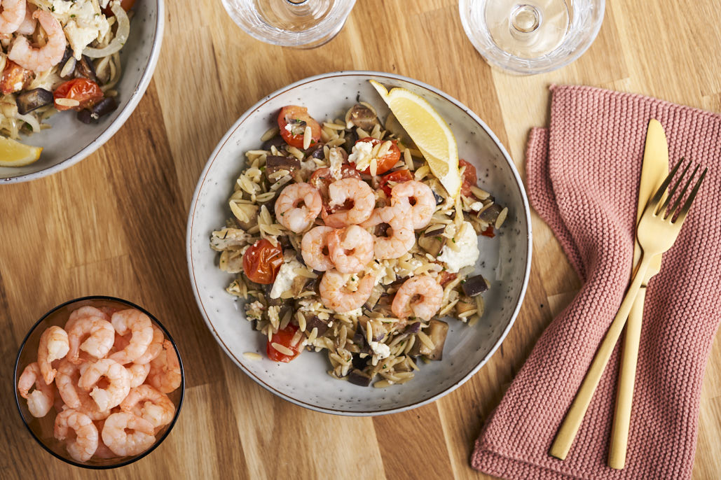 Risoni met aubergine, feta en garnalen